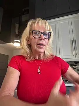 Snapshot of FitCougar chatting on March 22, 8:15 pm FitCougar online show from March 22, 8:15 pm