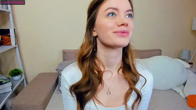 AngelesBenitz online show from March 7, 7:15 am