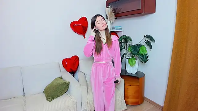 AngelesBenitz online show from February 13, 7:08 am