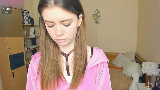 AngelesBenitz online show from April 5, 7:26 am