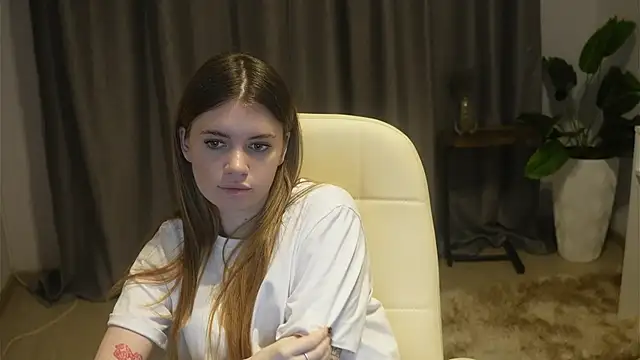 AngelesBenitz online show from November 19, 1:44 pm