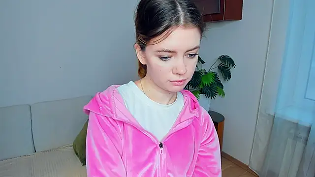 AngelesBenitz online show from November 30, 6:58 am