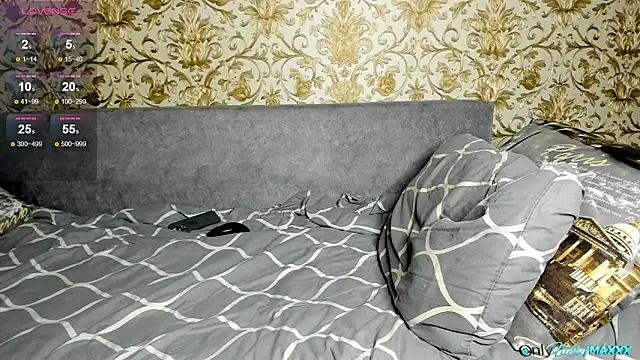 Maxhornyblondieman online show from February 24, 8:21 pm