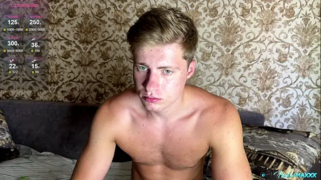 Snapshot of Maxhornyblondieman chatting on July 2, 9:59 am Maxhornyblondieman online show from July 2, 9:59 am