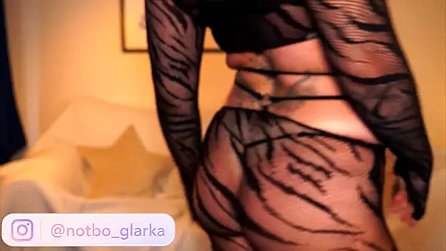 Snapshot of BBoglarka chatting on June 12, 5:10 pm BBoglarka online show from June 12, 5:10 pm