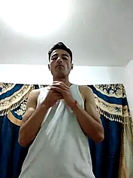 Snapshot of noah77_ chatting on November 20, 1:12 pm noah77 online show from November 20, 1:12 pm