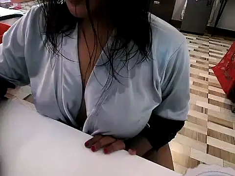 Snapshot of raveena_hot chatting on April 9, 3:18 pm raveena hot online show from April 9, 3:18 pm