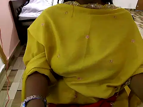 Snapshot of raveena_hot chatting on April 22, 10:55 am raveena hot online show from April 22, 10:55 am