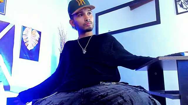   Miguel7w7 online show from December 15, 3:40 pm