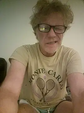 Snapshot of Hardwarelane67 chatting on May 9, 12:52 pm Hardwarelane67 online show from May 9, 12:52 pm