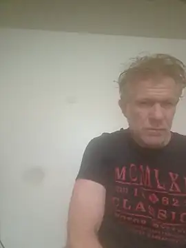 Snapshot of Hardwarelane67 chatting on June 9, 1:34 pm Hardwarelane67 online show from June 9, 1:34 pm