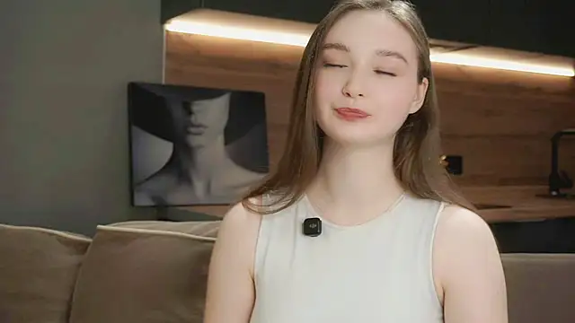 Snapshot of Eliravelvet chatting on November 18, 6:22 pm Eliravelvet online show from November 18, 6:22 pm