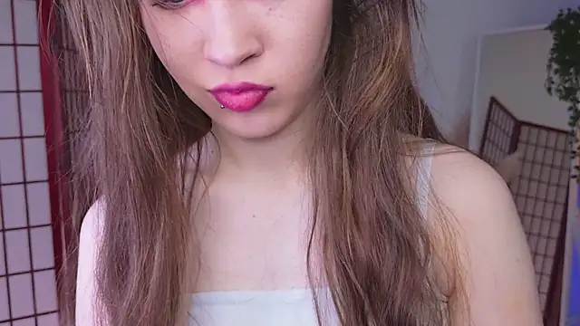 SilentLily online show from December 18, 9:07 pm