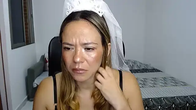 Snapshot of Annie_Cervantez chatting on May 28, 3:47 am Annie Cervantez online show from May 28, 3:47 am