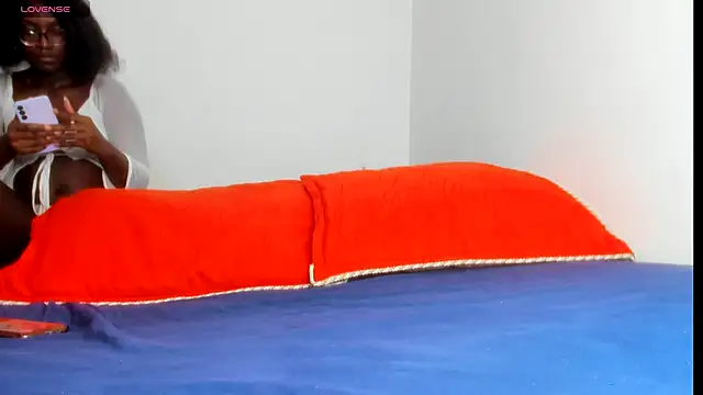 demonychloe online show from January 7, 4:45 pm