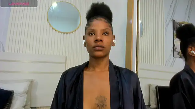 Snapshot of Afro_Luna chatting on July 11, 10:59 am Afro Luna online show from July 11, 10:59 am