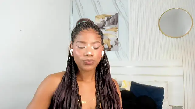 Snapshot of Afro_Luna chatting on June 27, 11:49 am Afro Luna online show from June 27, 11:49 am