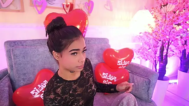 MeganLowell online show from February 14, 7:25 pm