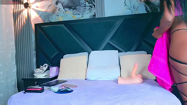 Snapshot of SofiaCopper chatting on February 10, 2:43 am SofiaCopper online show from February 10, 2:43 am