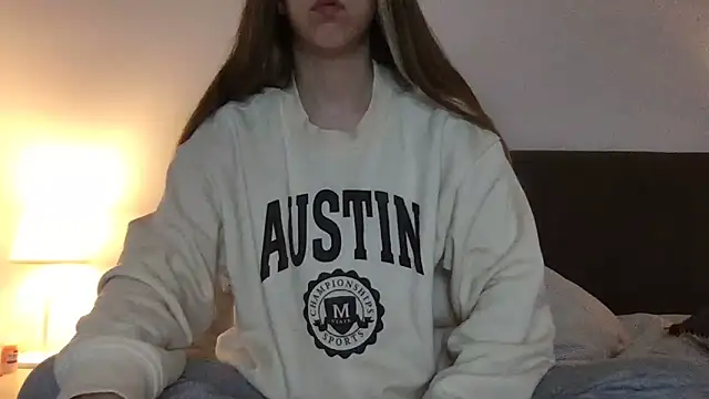 Snapshot of Martimartinaxx chatting on March 3, 4:47 pm Martimartinaxx online show from March 3, 4:47 pm