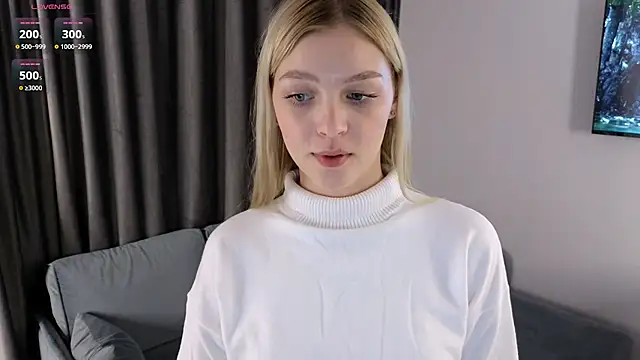 DebraVaughn online show from December 18, 1:04 pm