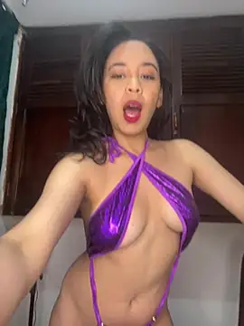 Esmerald 1111 online show from April 6, 1:45 pm