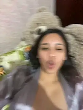 Esmerald 1111 online show from November 20, 9:43 am