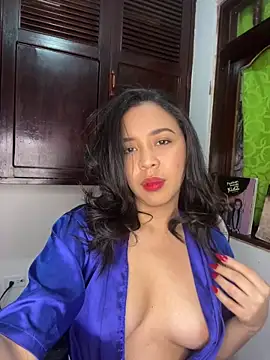 Esmerald 1111 online show from April 3, 8:32 am