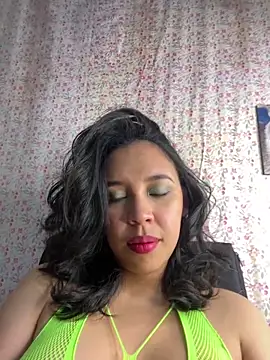 Esmerald 1111 online show from December 17, 10:20 am