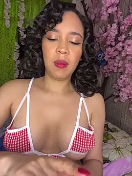 Esmerald 1111 online show from April 14, 9:58 am