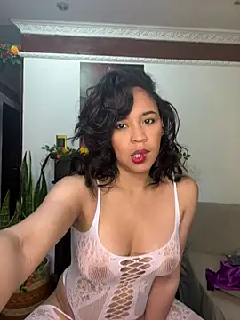 Esmerald 1111 online show from February 18, 10:12 am