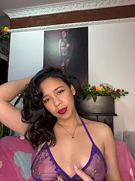 Snapshot of Esmerald_1111 chatting on July 17, 9:17 am Esmerald 1111 online show from July 17, 9:17 am