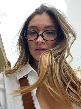 GeorginaBlack online show from December 17, 7:30 pm