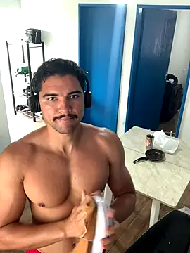 Snapshot of bigodeforte chatting on November 23, 5:01 pm bigodeforte online show from November 23, 5:01 pm