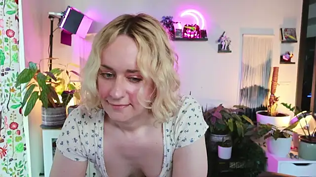 xzoeyryanx online show from April 4, 5:30 pm