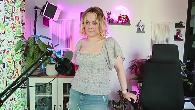 xzoeyryanx online show from July 12, 4:30 pm
