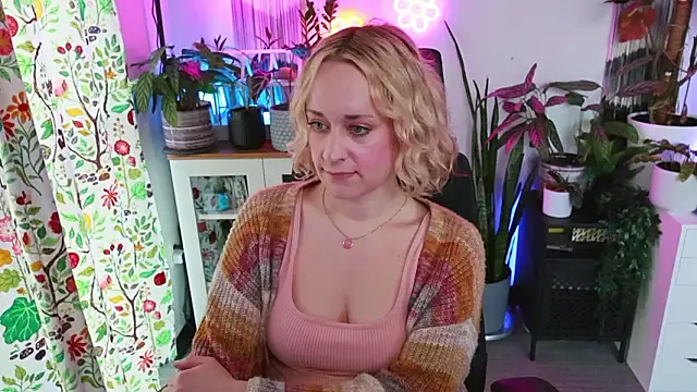 xzoeyryanx online show from February 10, 6:40 pm