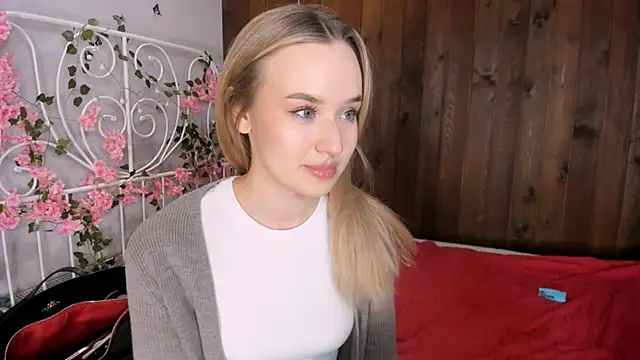 KristleKirst online show from November 27, 3:01 pm