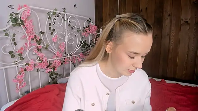 KristleKirst online show from November 28, 11:10 am