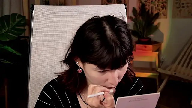 RickiOwens online show from December 16, 6:50 am