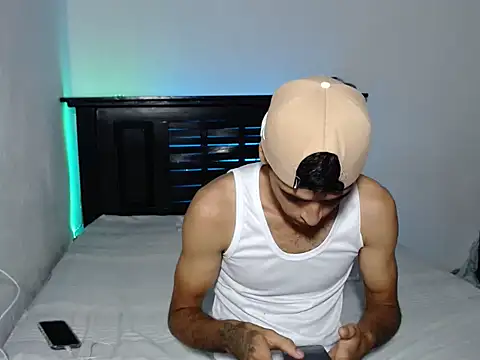 striabrahamm online show from November 27, 2:50 pm