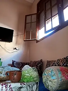 fati35flou online show from March 26, 2:15 pm