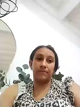 Mikela 19 online show from December 3, 6:18 pm