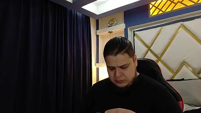 Snapshot of danna_thiago1 chatting on February 21, 1:35 pm danna thiago1 online show from February 21, 1:35 pm