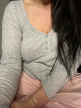 Snapshot of joliie_coquiine chatting on May 16, 11:26 pm joliie coquiine online show from May 16, 11:26 pm