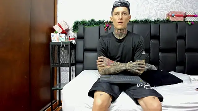 RileyNora online show from November 26, 12:49 pm