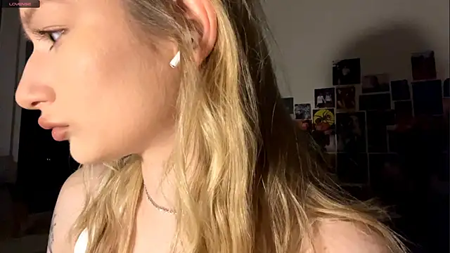 Selemene  online show from December 22, 7:47 pm