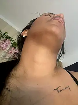 ArielleMillerr- online show from January 5, 5:49 pm