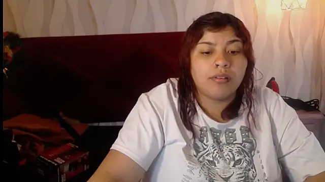 danna garza online show from December 18, 4:50 am