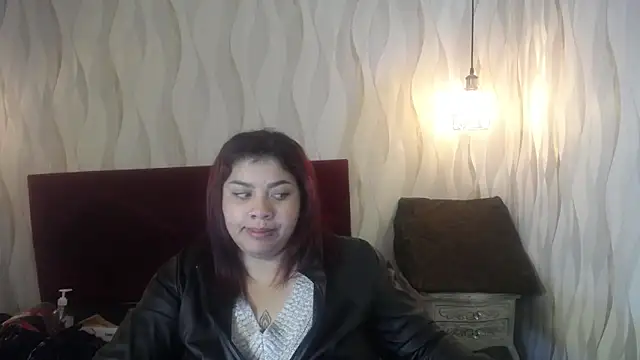 danna garza online show from December 4, 4:11 am